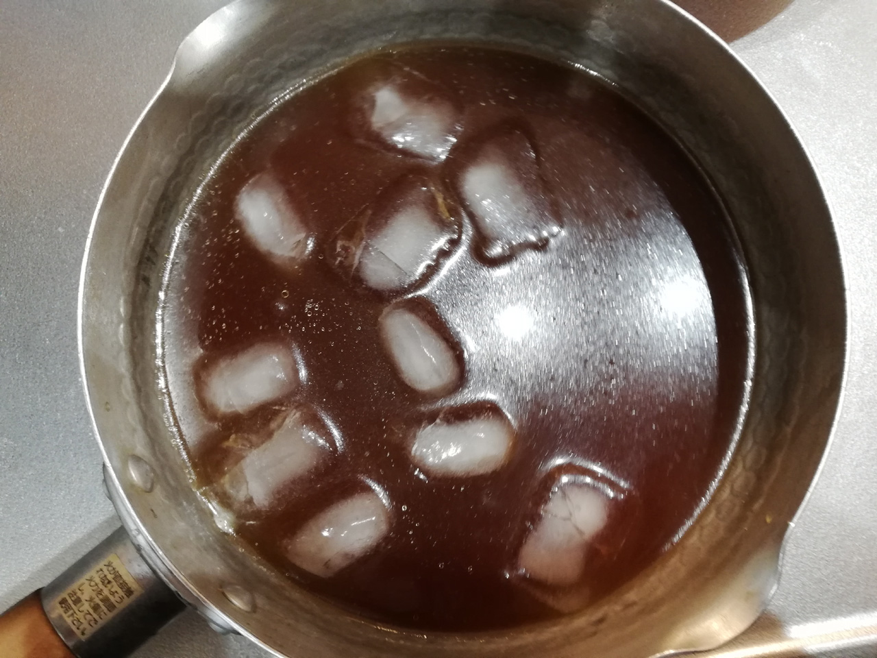 冷たいラーメンのスープの完成